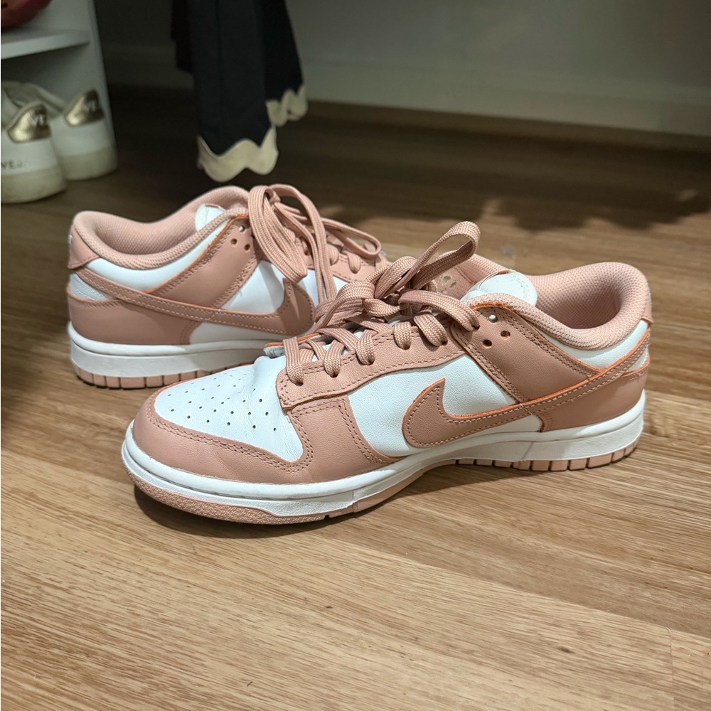 Nike Women's tan dunks